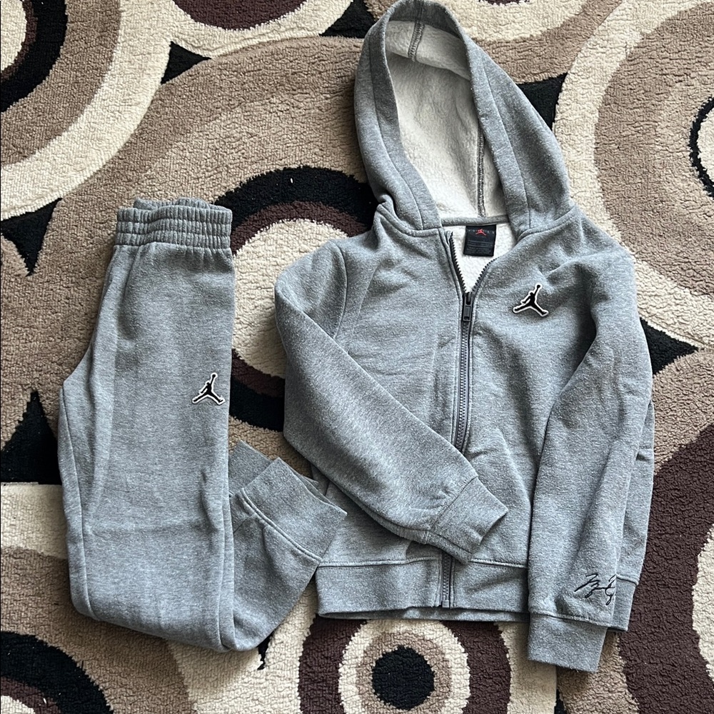Boys Jordan Outfit Size 7